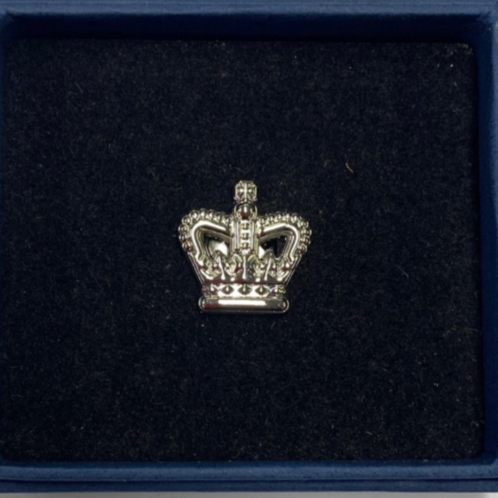 King&#39;s Crown Pin