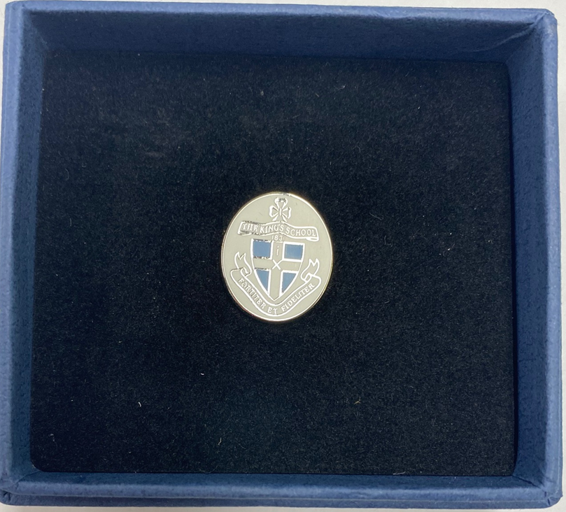 King&#39;s Crest pin